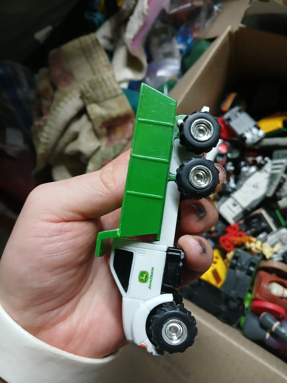 vintage ERTL John Deere toy dump truck